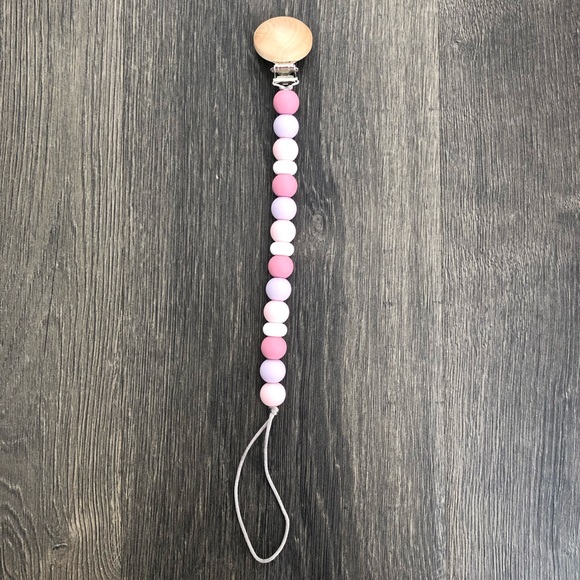 Pacifier Clip - Picture 1 of 3